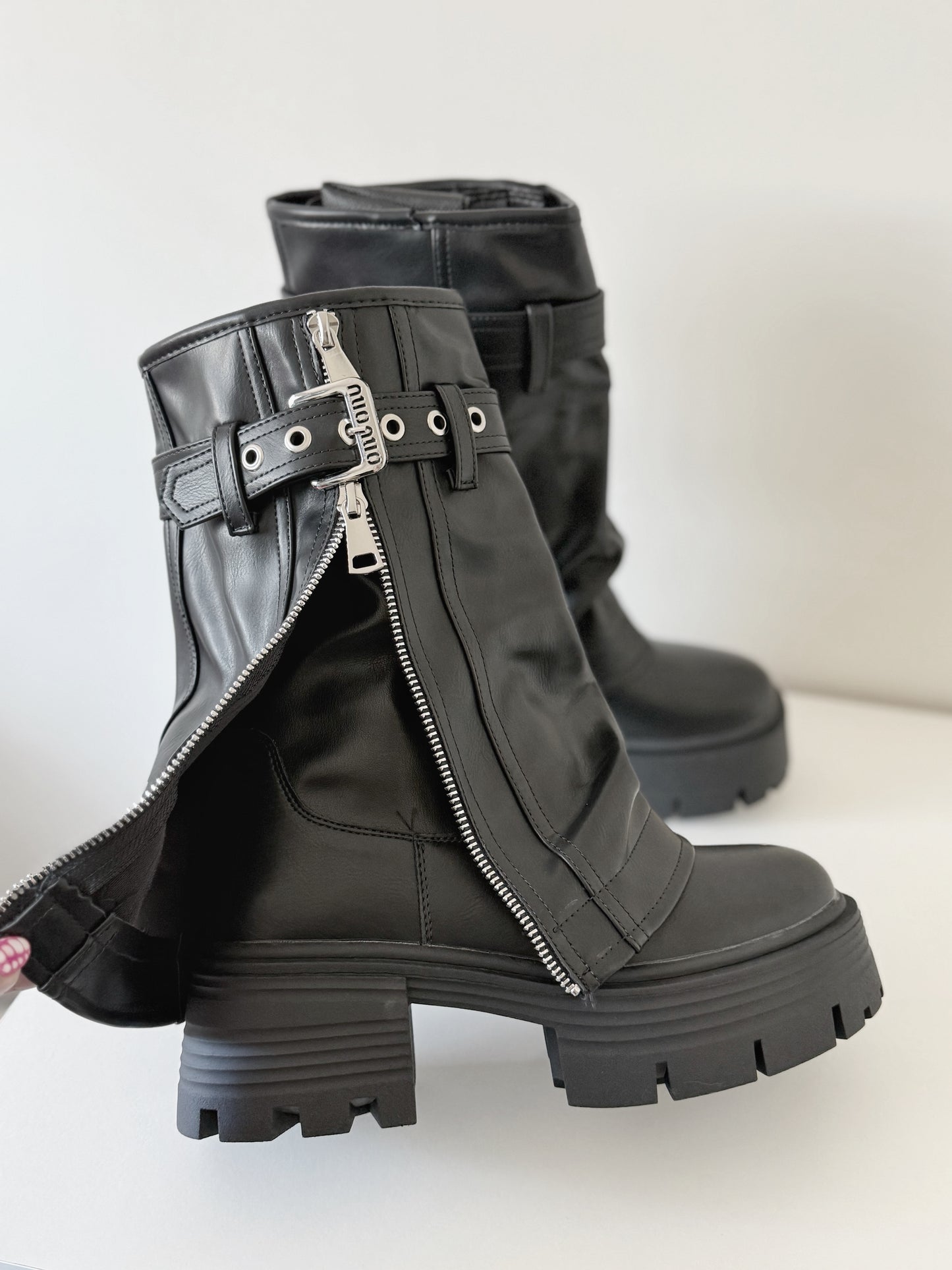 BOTA COMBAT