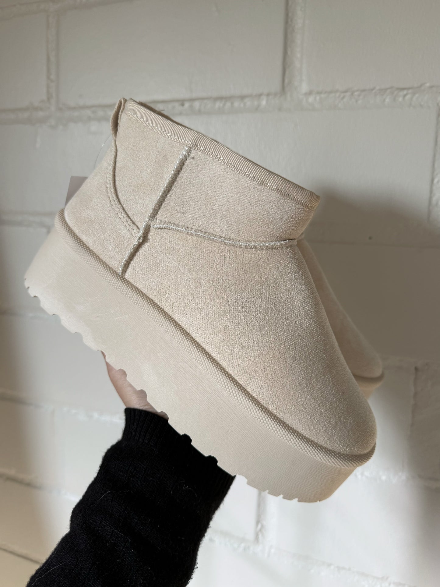 PANTUBOTA TEDDY CREMA