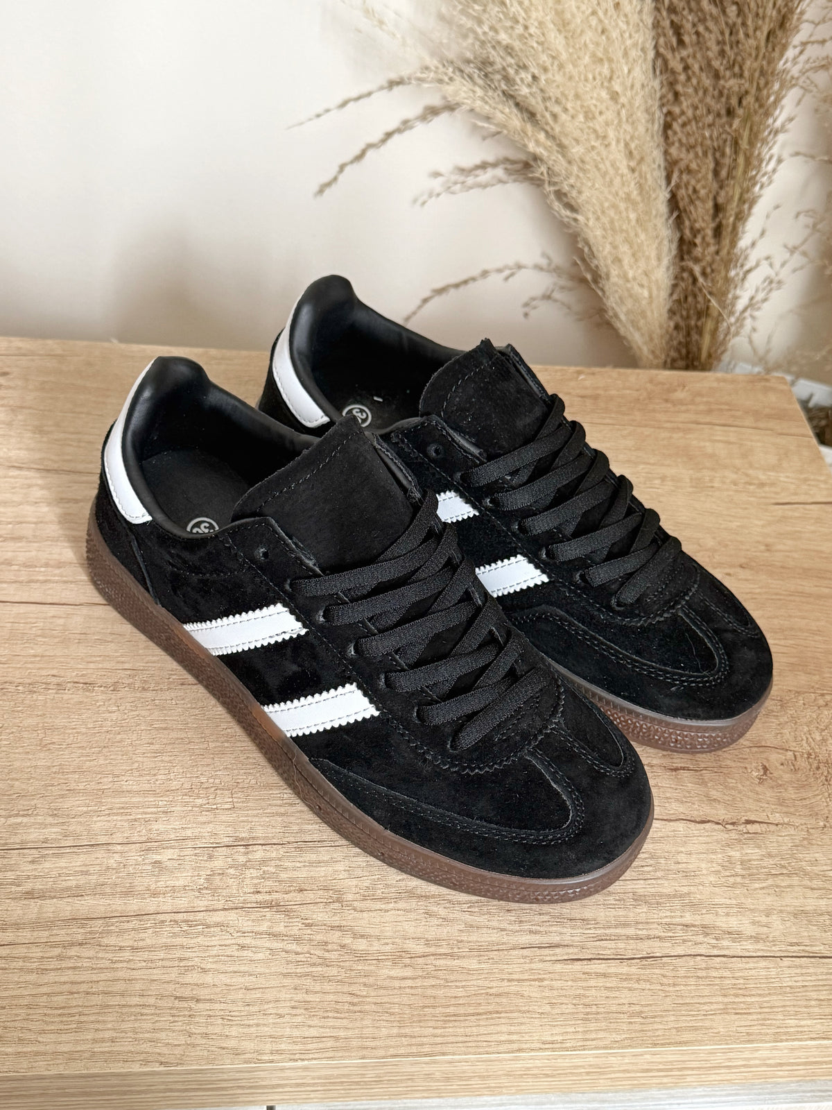 ZAPATILLA EST SPEZIAL NEGRO