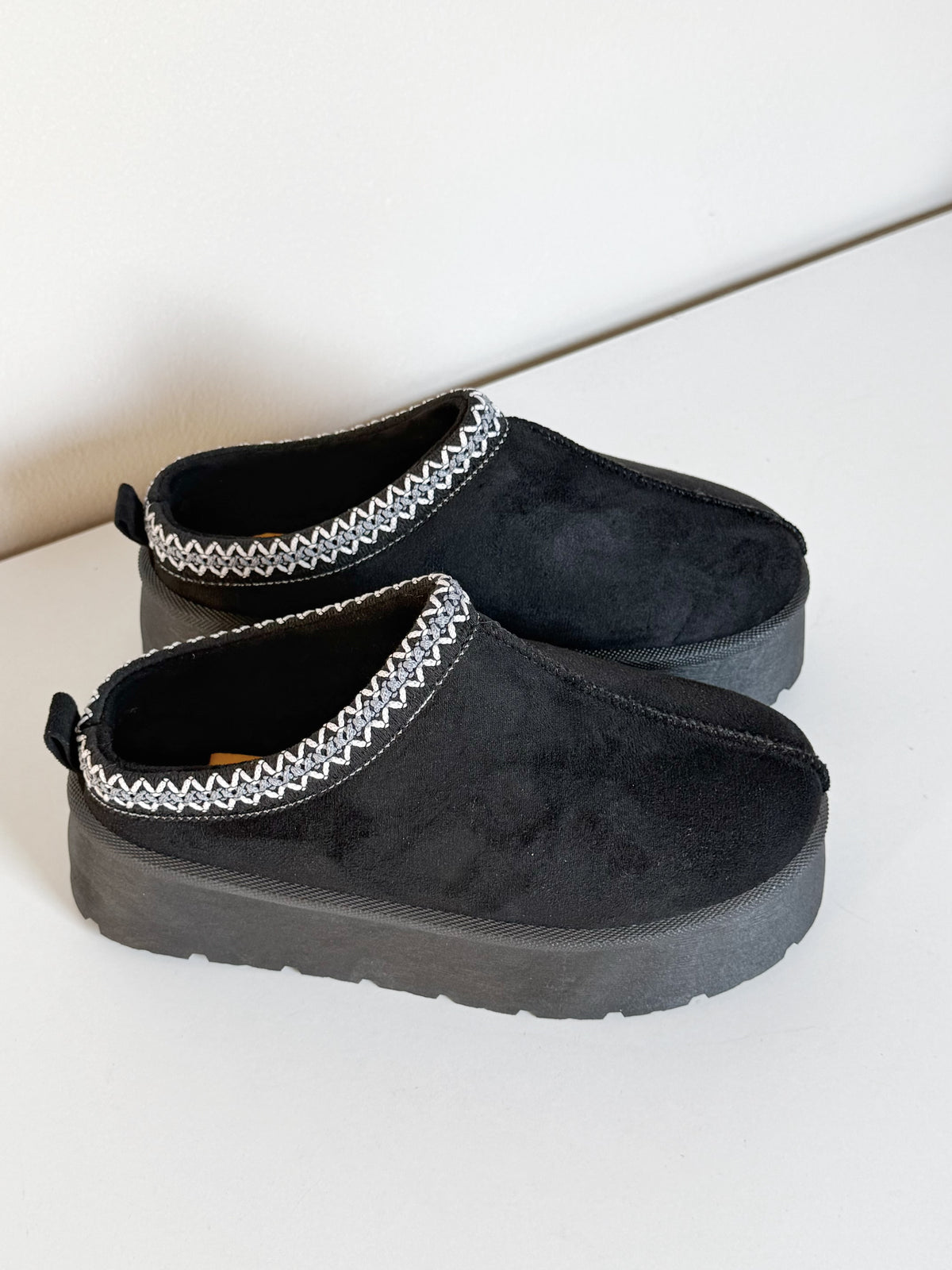 PANTUBOTA TAZZ NEGRO