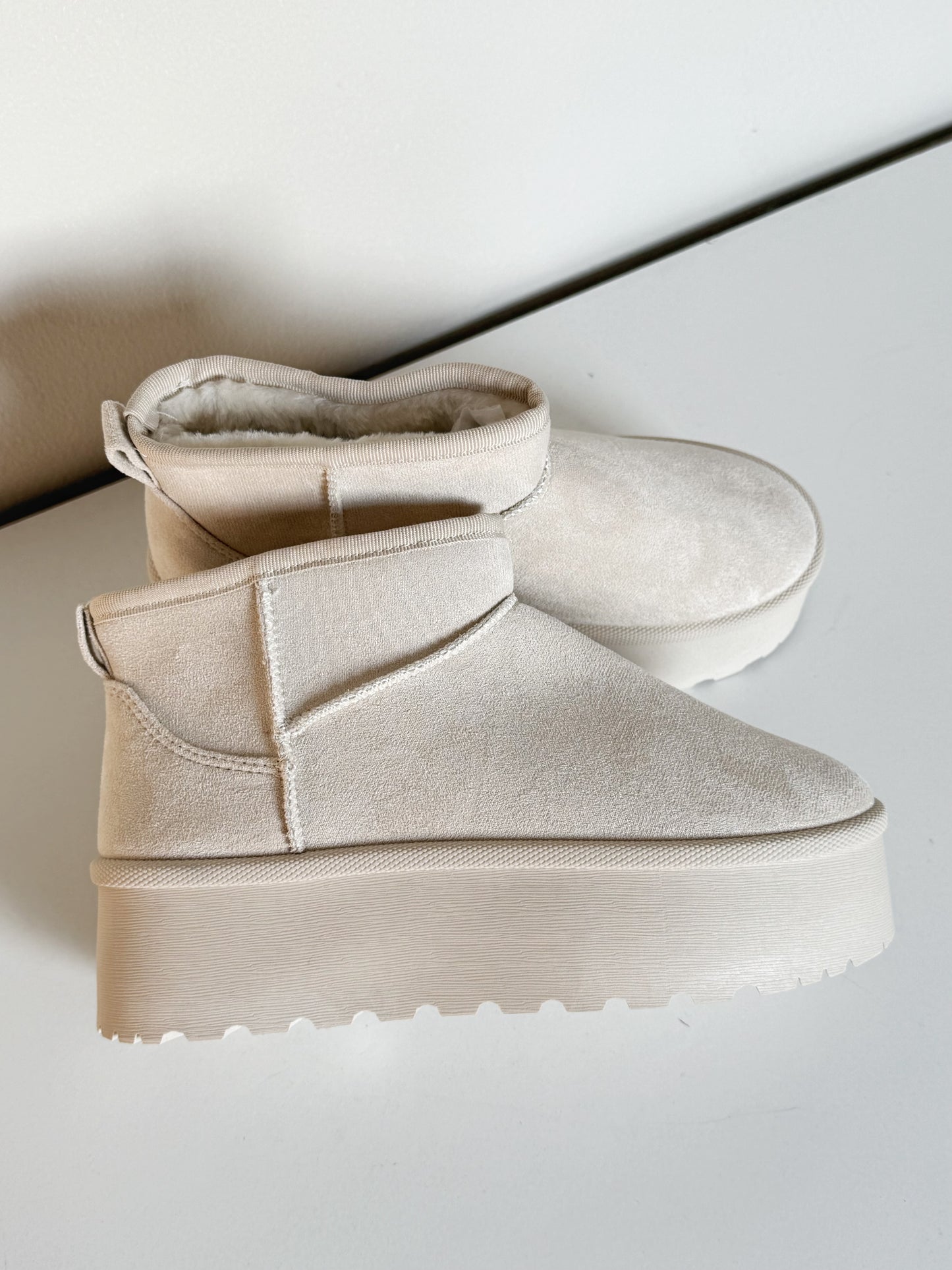 PANTUBOTA TEDDY CREMA