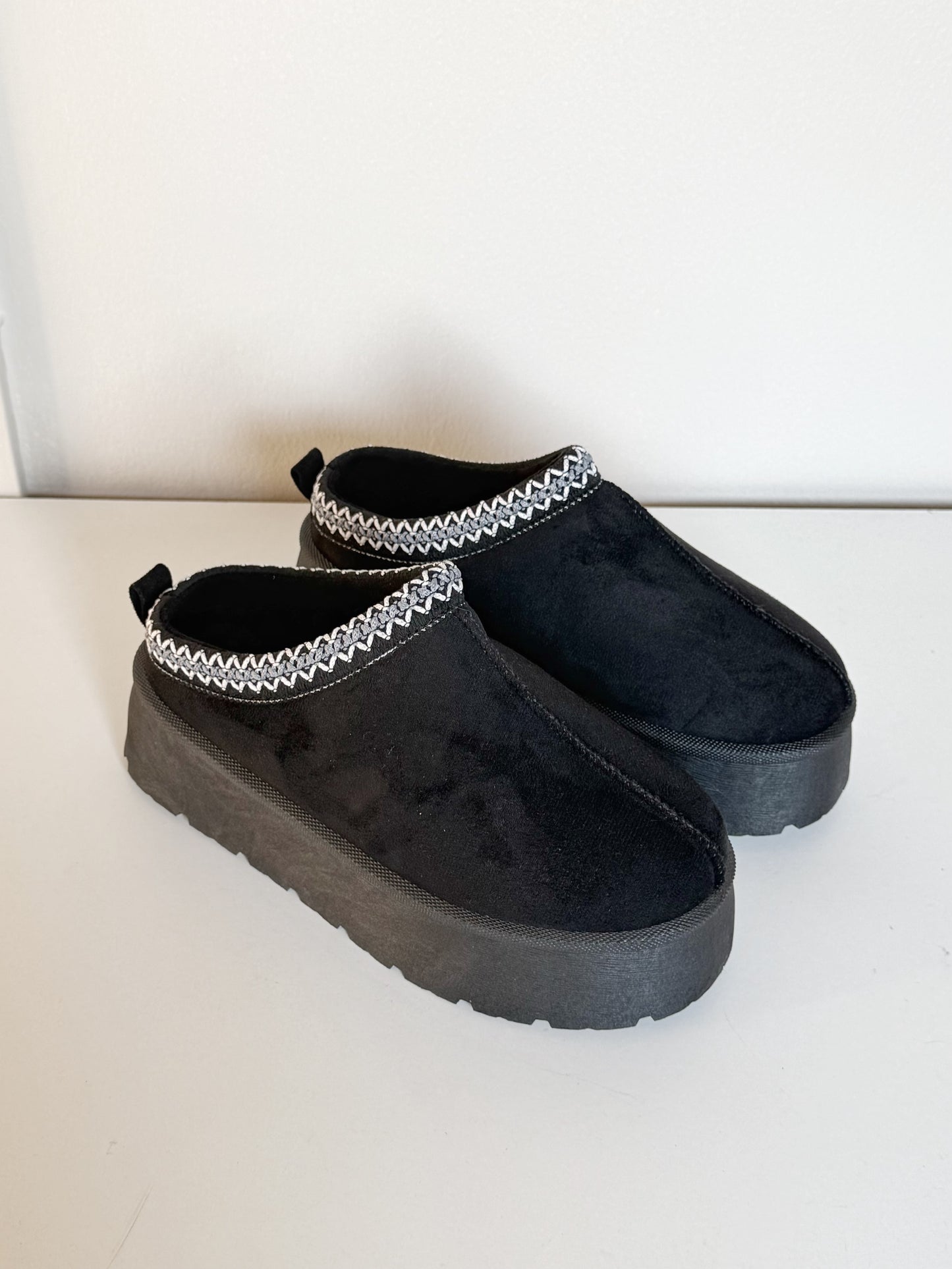 PANTUBOTA TAZZ NEGRO