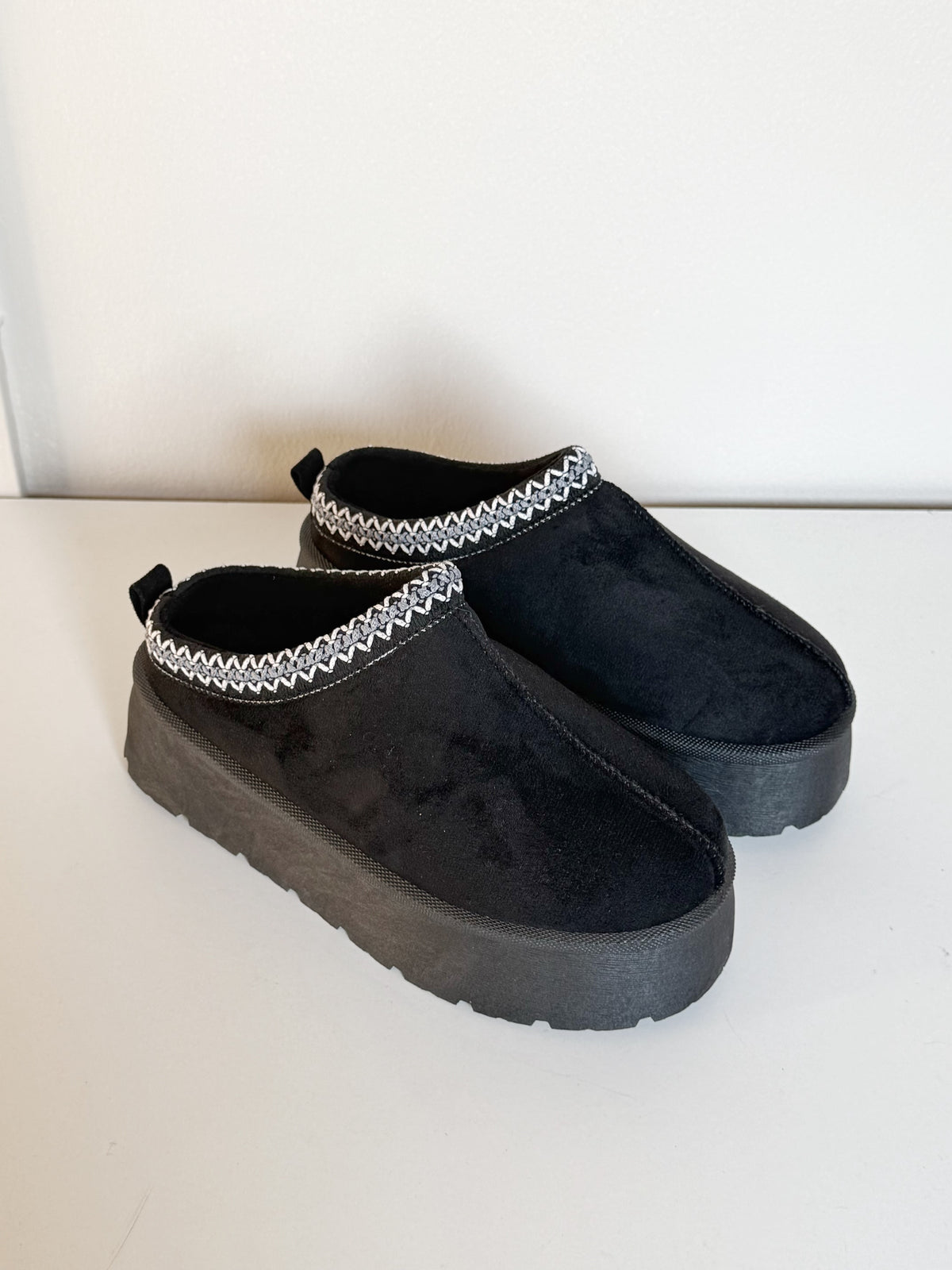 PANTUBOTA TAZZ NEGRO