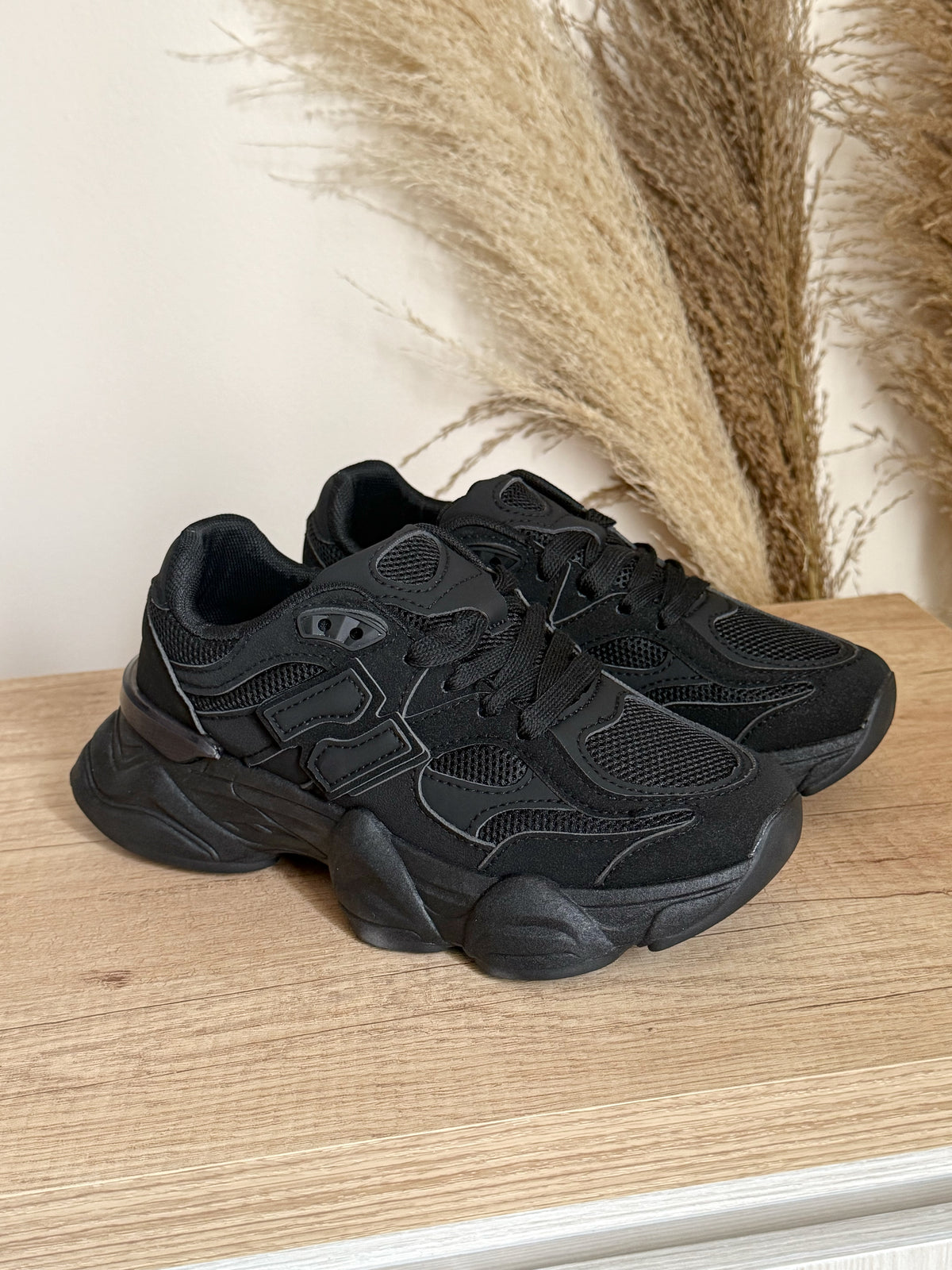 ZAPATILLA EST. NB 9060 NEGRO