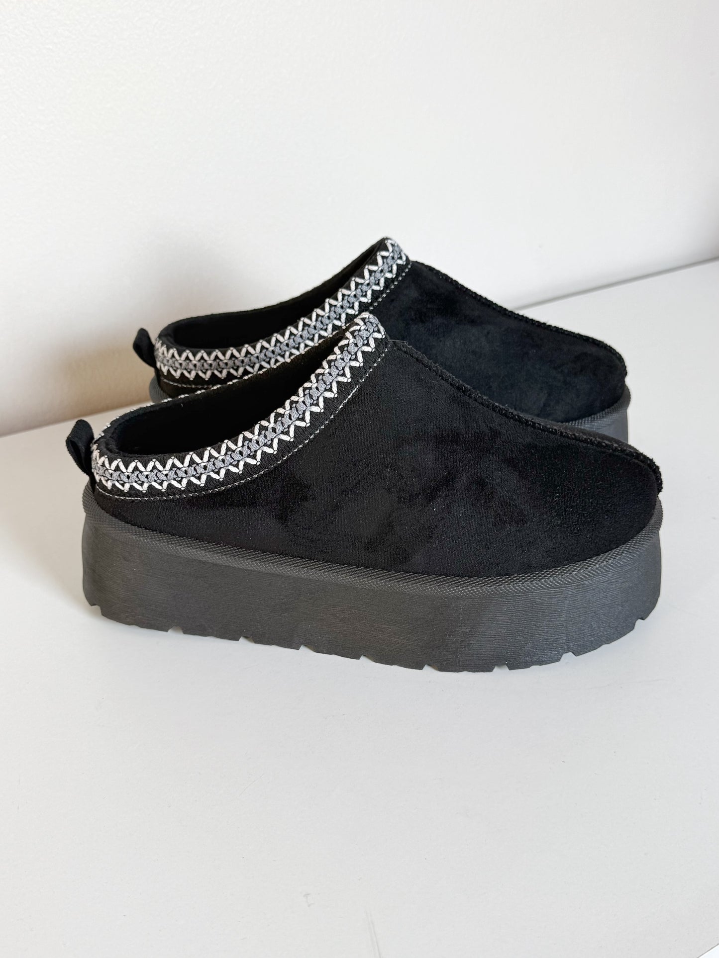 PANTUBOTA TAZZ NEGRO