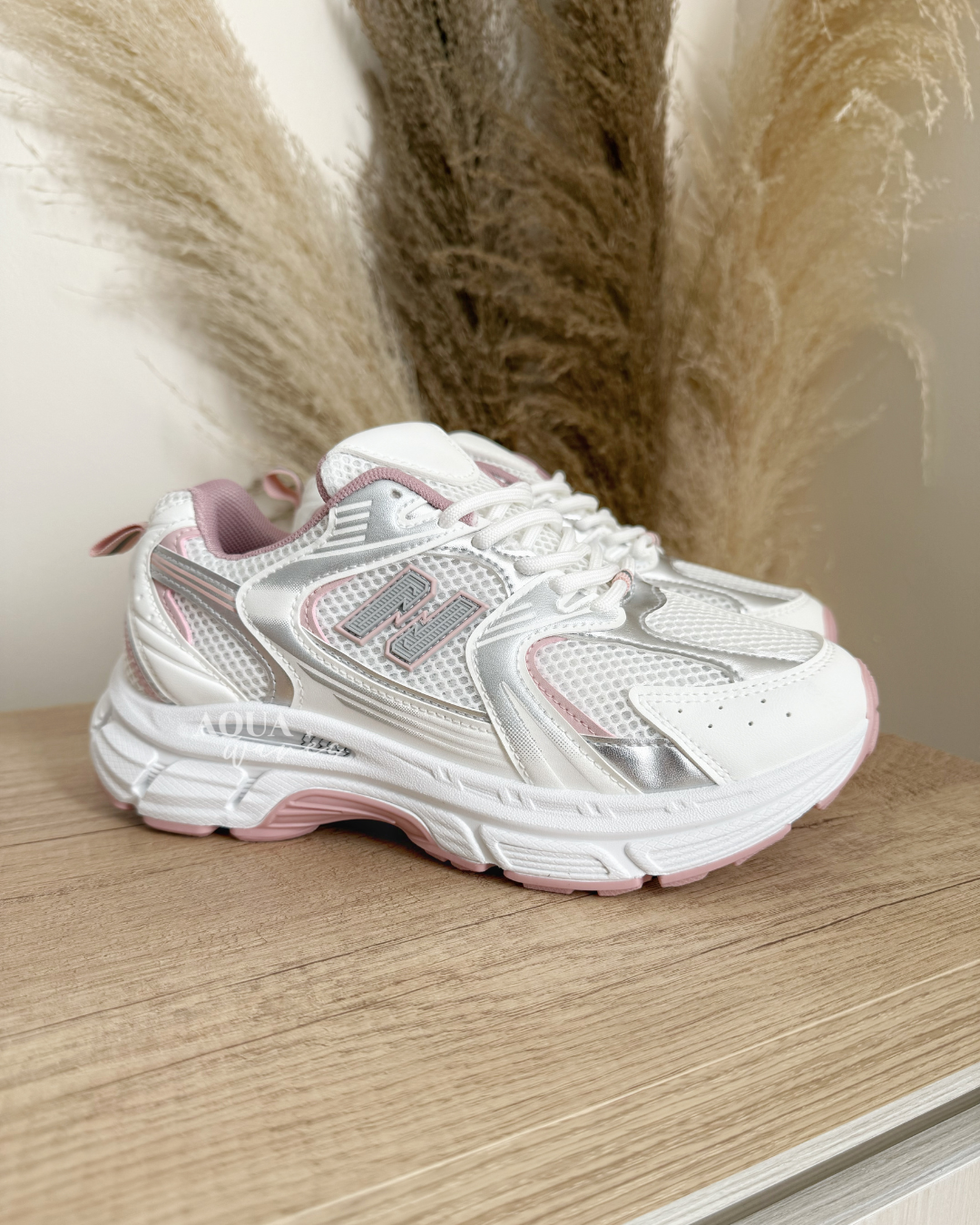 ZAPATILLA DEPORTIVA NB ROSA