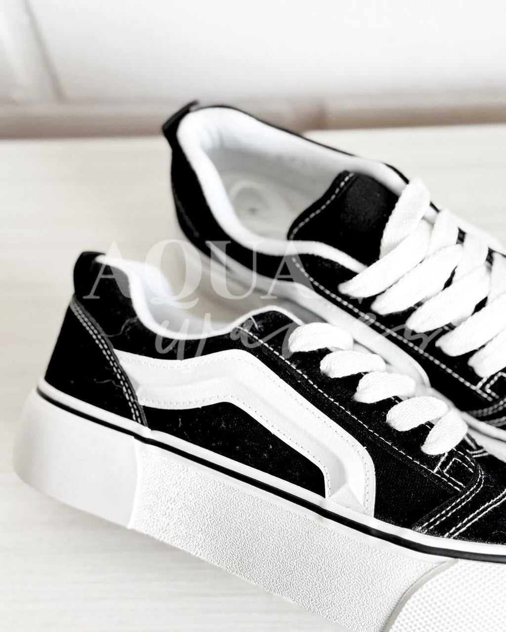 ZAPATILLA V62 NEGRO