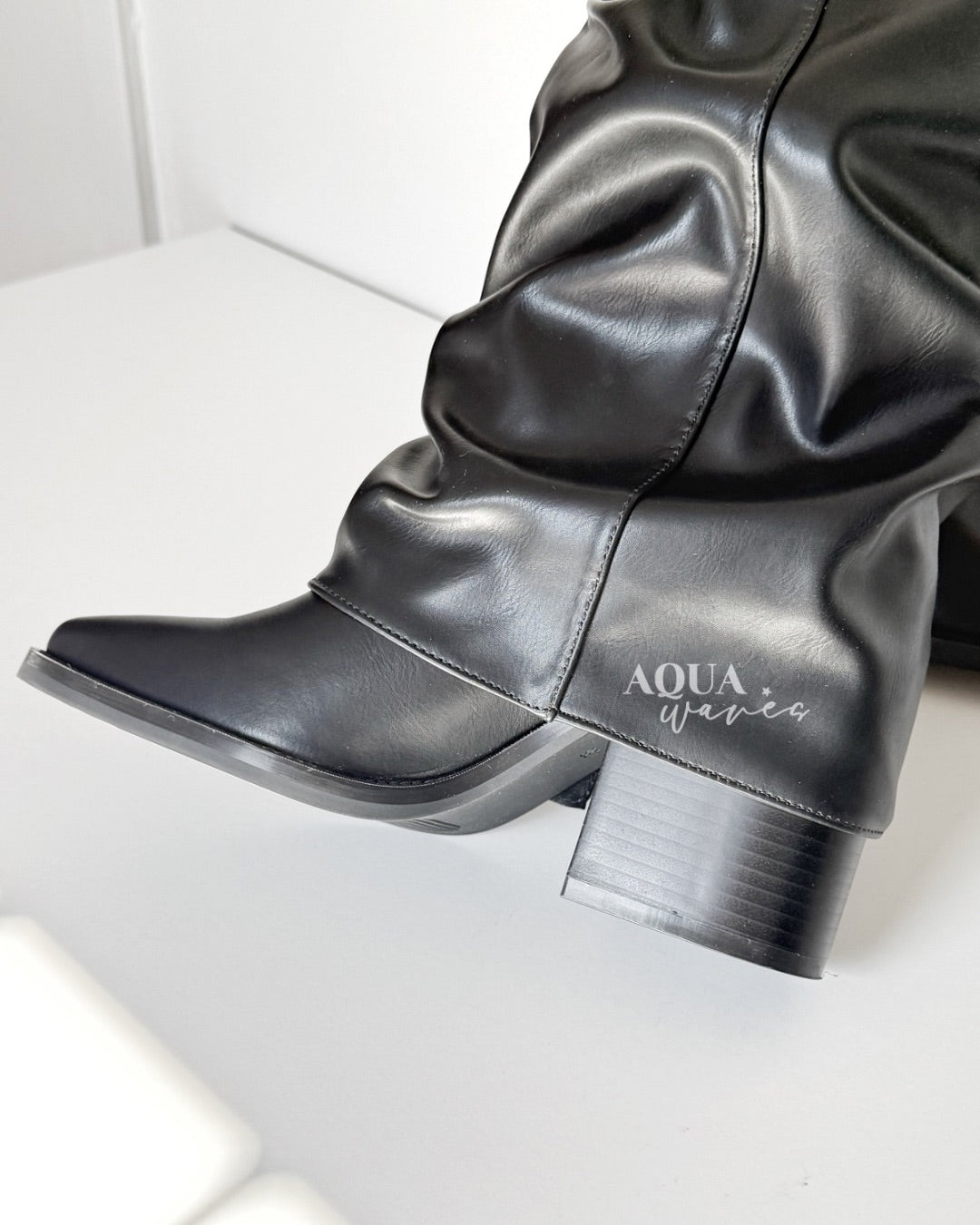 BOTA SLOUCHY