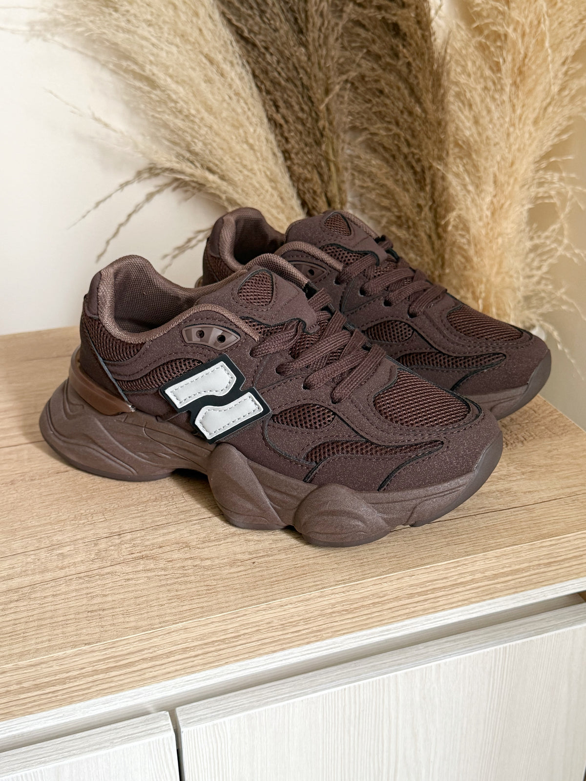 ZAPATILLA EST. NB 9060 CHOCOLATE