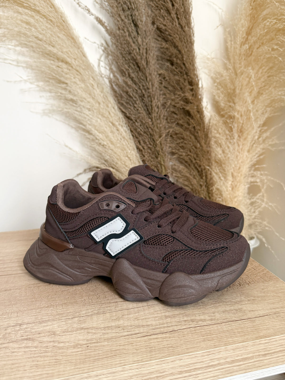 ZAPATILLA EST. NB 9060 CHOCOLATE