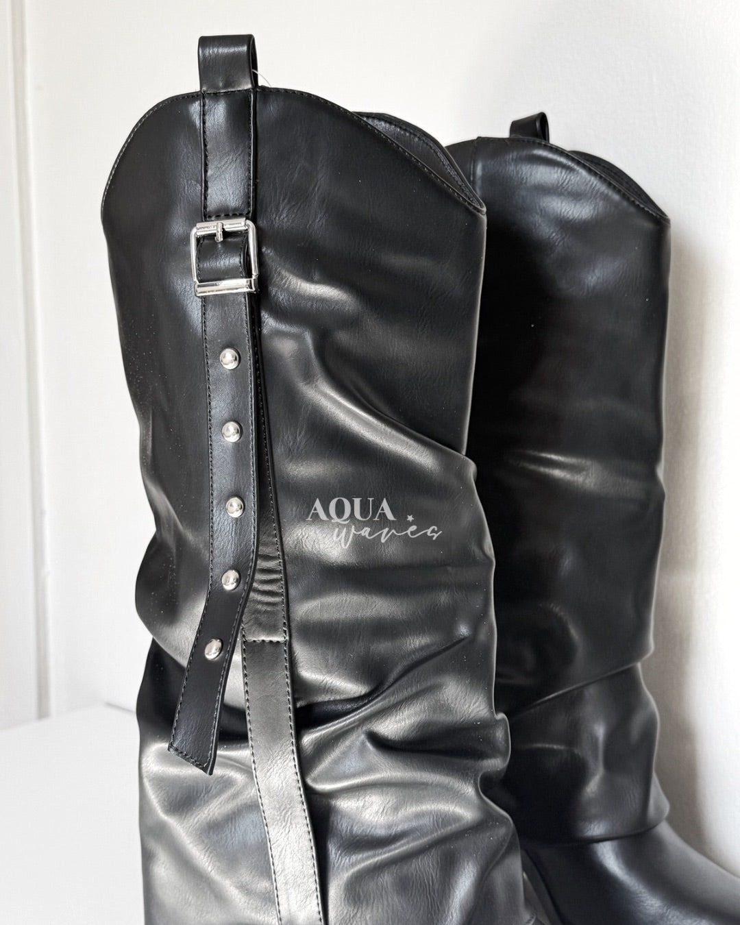 BOTA SLOUCHY