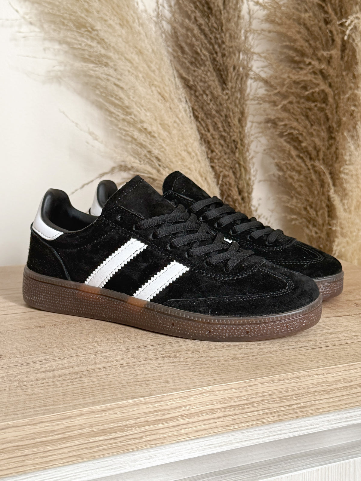 ZAPATILLA EST SPEZIAL NEGRO